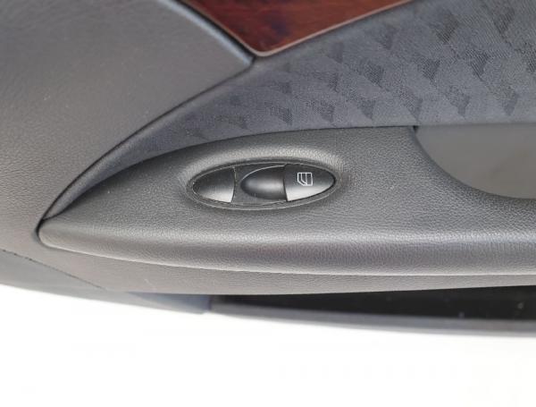 Türverkleidung innen A2117205262 Mercedes E-KLASSE S211