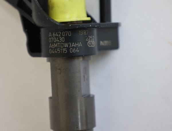 Einspritzduese (Diesel) Zylinder 1 6420701387 Mercedes VITO 2 W639
