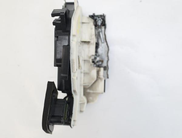 Türschloß vorn rechts 5K1837016D VW JETTA 4