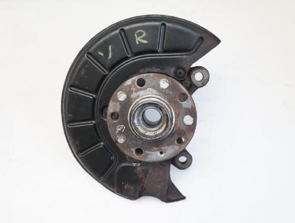 Achsschenkel vorn rechts 5C0407256 VW JETTA 4