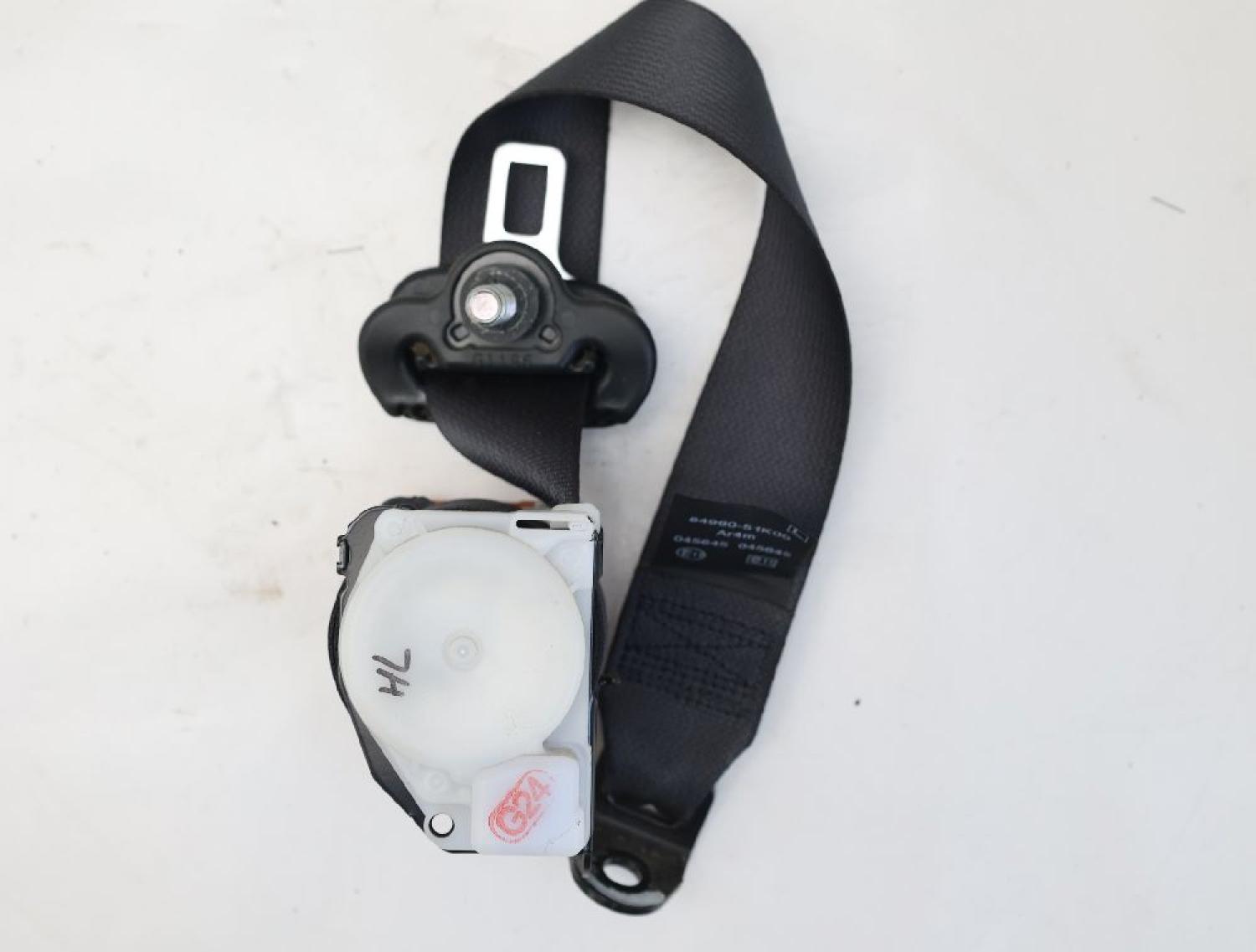Sicherheitsgurt hinten links 8498051K00 Suzuki SPLASH EX