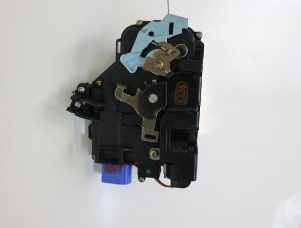 Türschloß vorn rechts 3D1837016 VW TOUAREG 1 7L