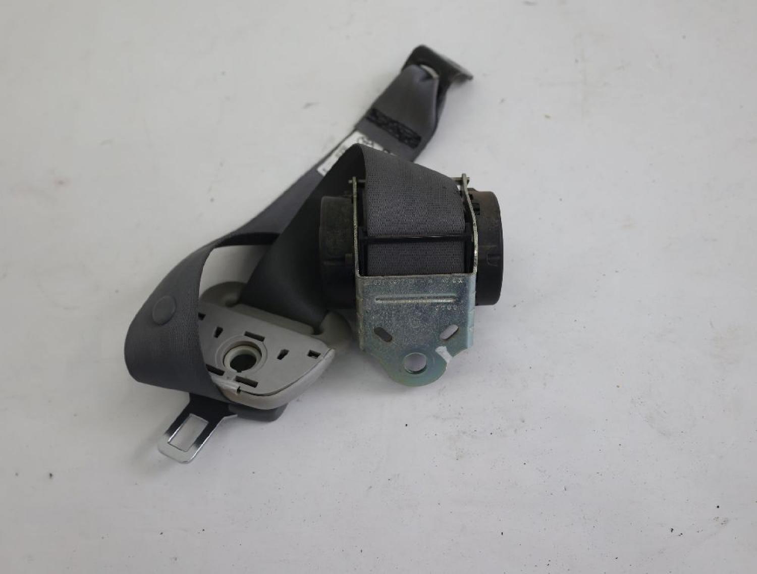 Sicherheitsgurt hinten links 733600K050 Toyota HILUX 7 KUN