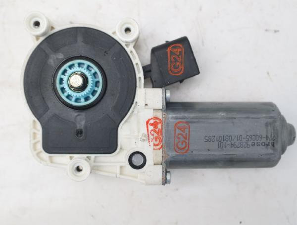 Fensterheber-Motor vorn rechts 0068204742 Mercedes VITO 2 W639