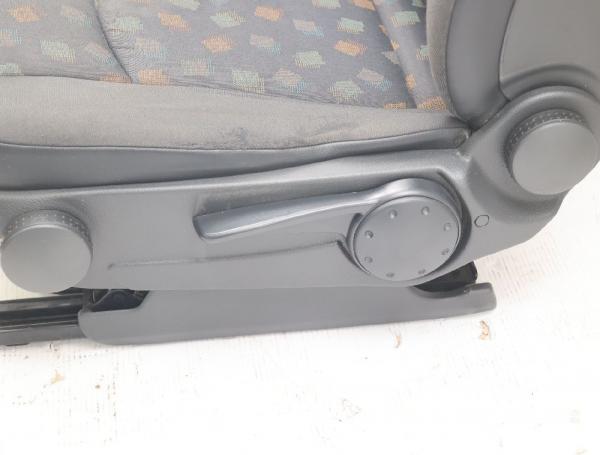 Sitz vorn links 0009102922 Mercedes VITO 2 W639