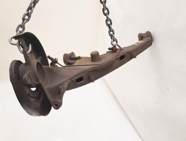 Achsschenkel hinten links 7H0501071E VW T5 BUS