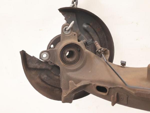 Achsschenkel hinten links 7H0501071E VW T5 BUS