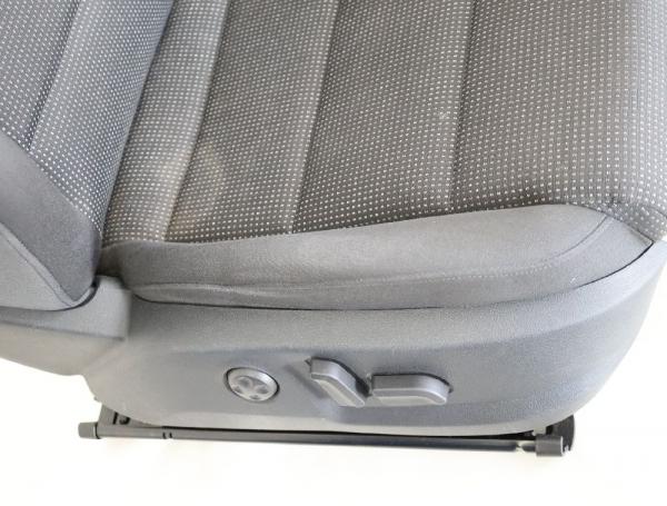 Sitz vorn rechts 1K0881158D Audi A3 Sportback 8P