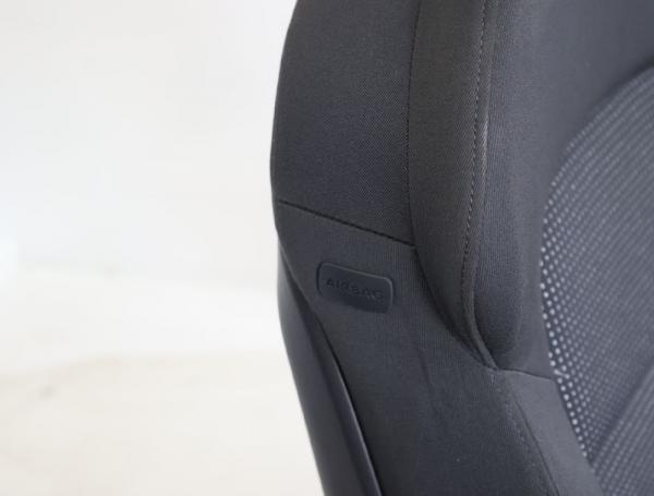 Sitz vorn rechts 1K0881158D Audi A3 Sportback 8P