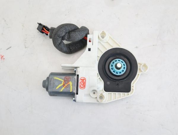 Fensterheber-Motor vorn links 8K0959811A Skoda YETI