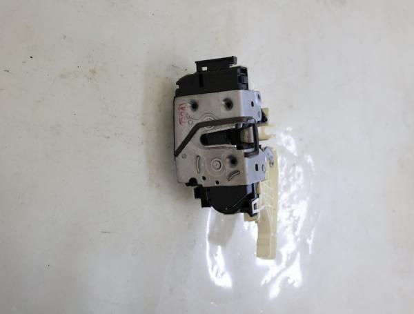 Türschloß vorn links 1667200135 Mercedes B-KLASSE W246