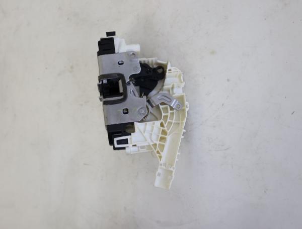 Türschloß vorn links 1667200135 Mercedes B-KLASSE W246