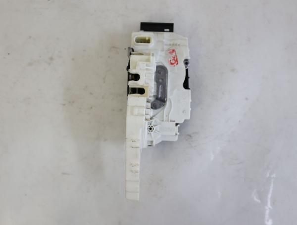 Türschloß vorn links 1667200135 Mercedes B-KLASSE W246