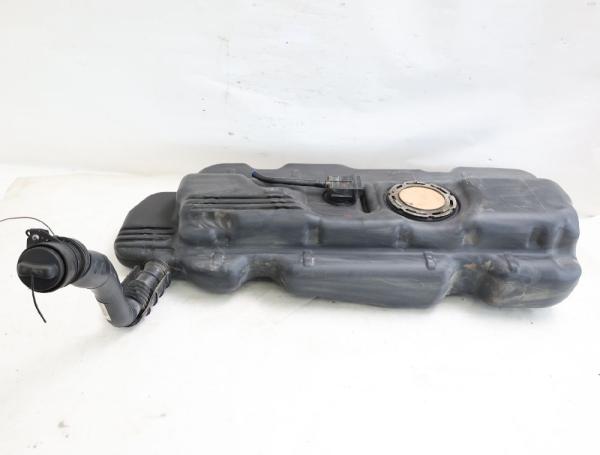 Kraftstofftank 4474705600 Mercedes VITO 3 Kasten 447