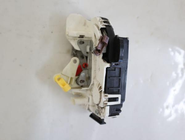 Türschloß vorn rechts 04589416AE Dodge CALIBER