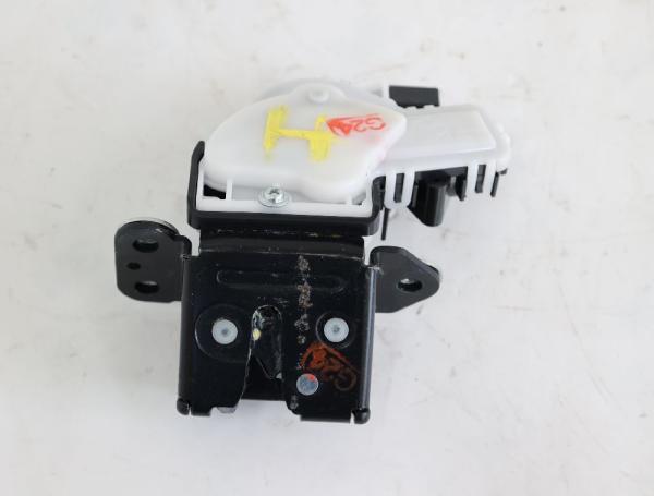 Schloß Heckklappe BJT662310 Mazda 3 BM