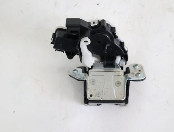 Schloß Heckklappe BJT662310 Mazda 3 BM