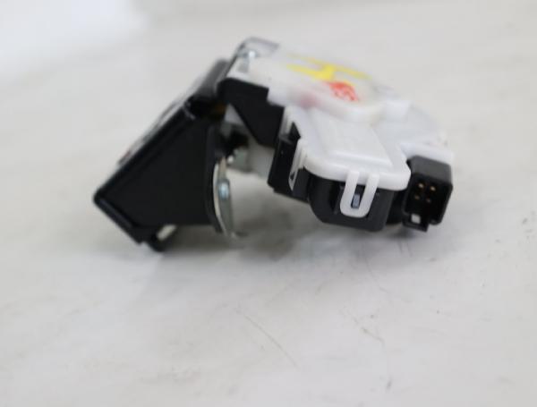 Schloß Heckklappe BJT662310 Mazda 3 BM
