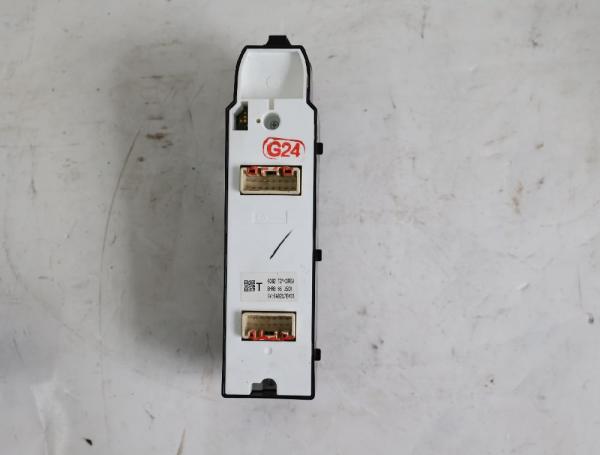 Schalter Fensterheber vorn links BHR966350A Mazda 3 BM