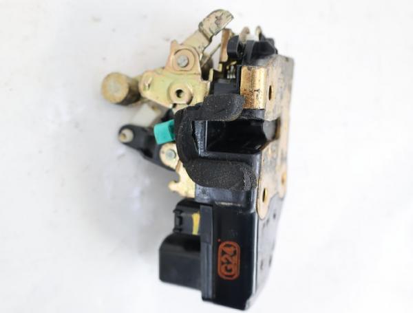 Türschloß vorn links 55394937AE Jeep GRAND CHEROKEE 3 WH WK