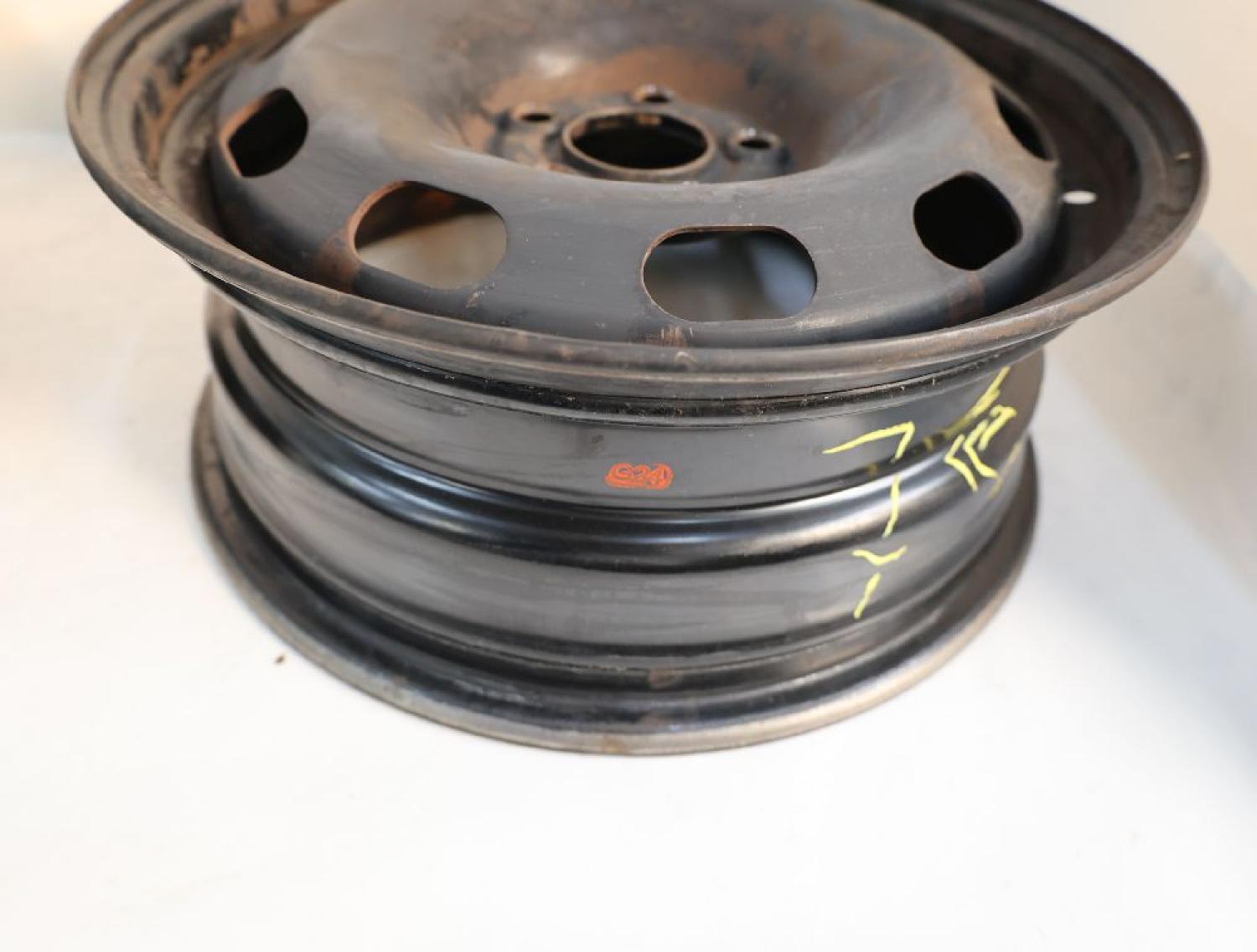Felge Stahl vorn rechts 1J0601027Q VW GOLF 4