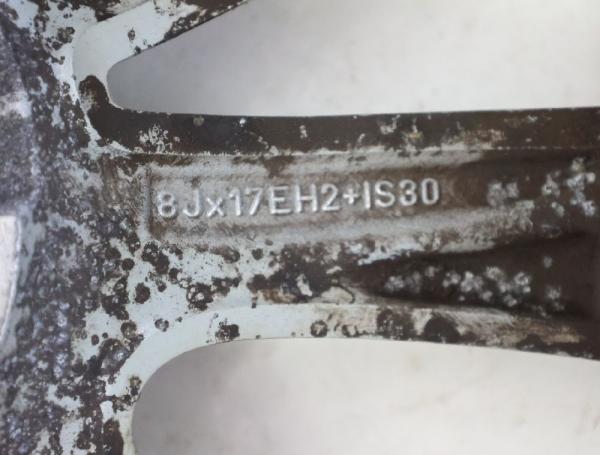 Felge Alu/Leichtmetall vorn links 6780720 BMW 5er Touring F11