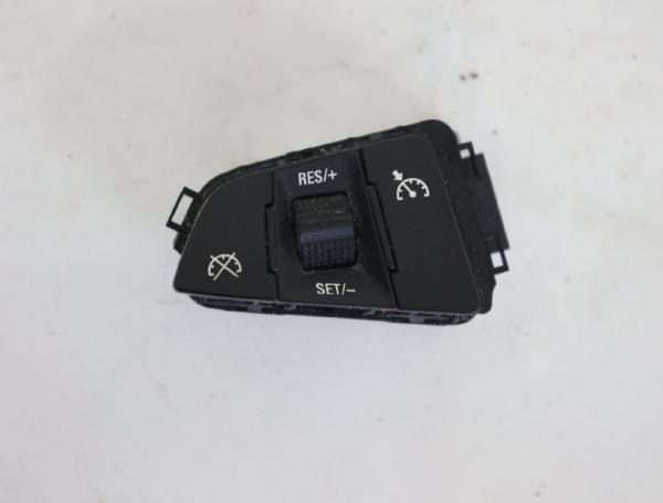 Schalter Lenkrad 13352975 Chevrolet ORLANDO J309