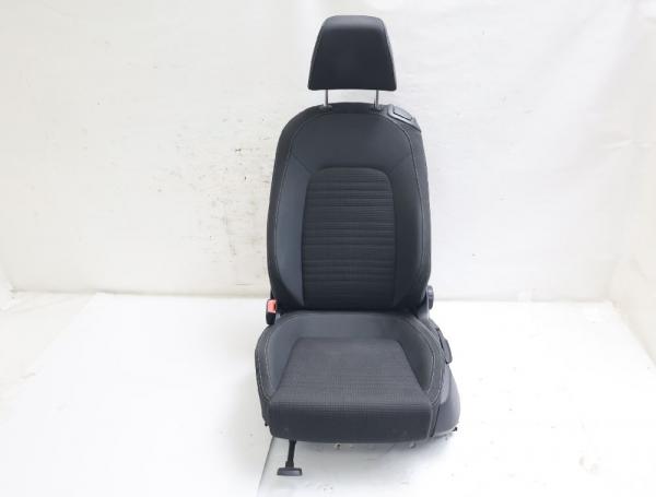 Sitz vorn links 1K8881105G VW SCIROCCO 3