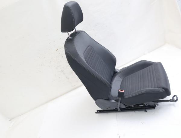 Sitz vorn links 1K8881105G VW SCIROCCO 3
