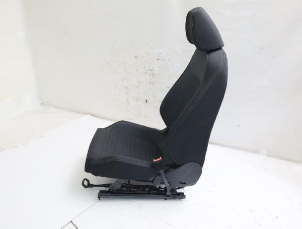 Sitz vorn rechts 1K8881106G VW SCIROCCO 3