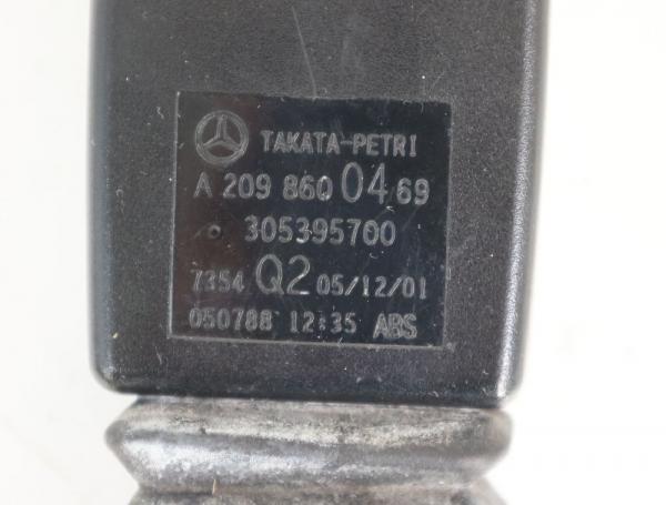 Gurtstraffer hinten rechts 2098600469 Mercedes CLK A209