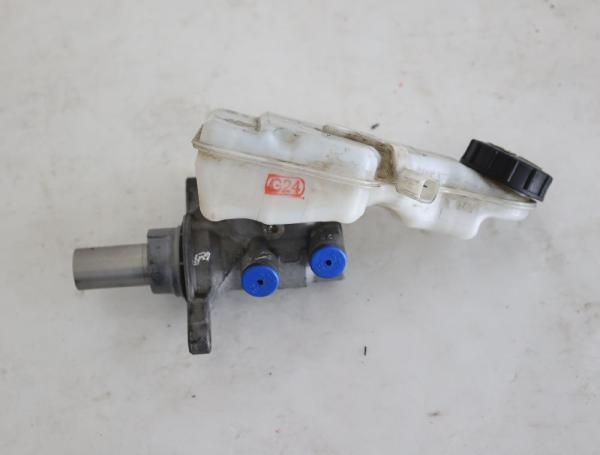 Hauptbremszylinder DV612140J Ford FOCUS 3 Turnier
