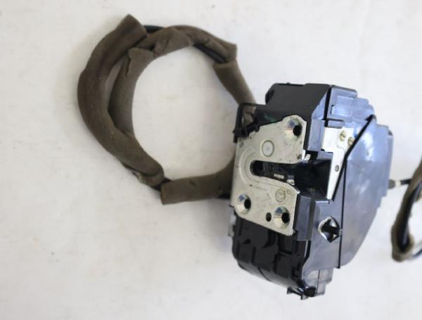 Türschloß hinten links 825014JK0A Nissan NAVARA D23
