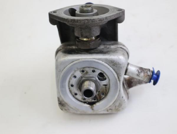 Ölfiltergehäuse 068117021B VW T4 Kasten