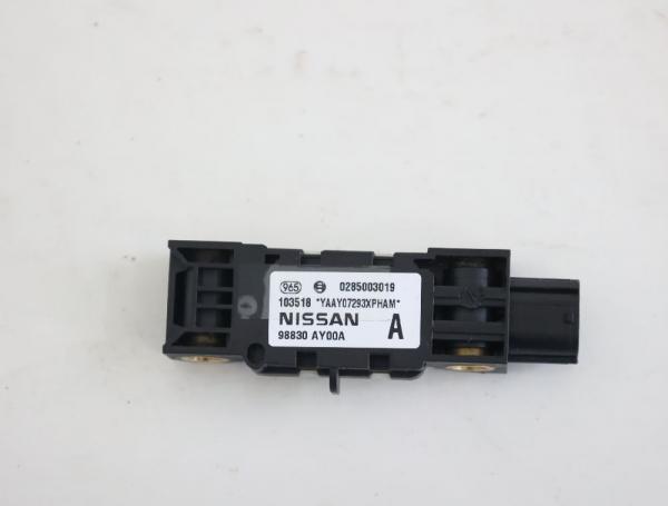 Airbag Sensor rechts 98830AY00A Nissan PATHFINDER R51