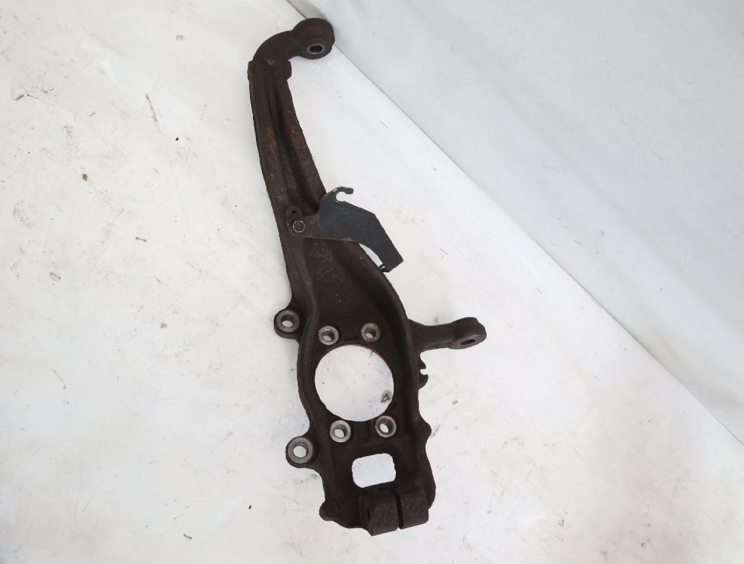 Achsschenkel vorn links 40015EB040 Nissan PATHFINDER R51