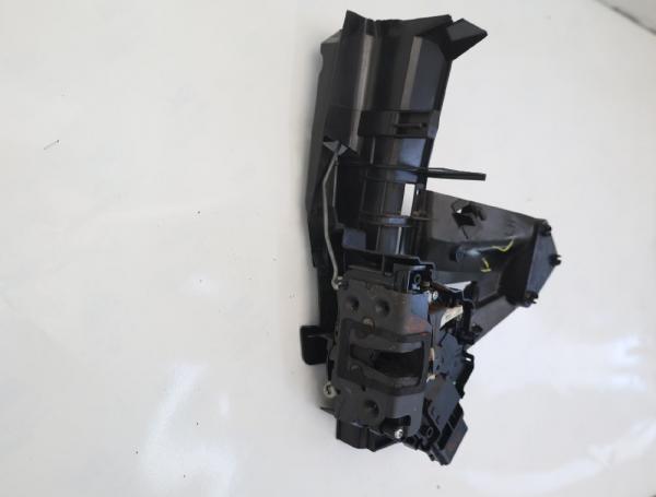 Türschloß vorn links 3M5AR21813ET Ford FOCUS 2 Turnier