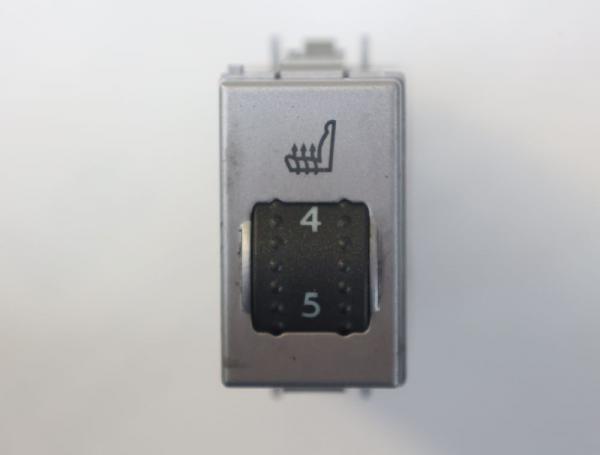Schalter Sitzheizung 8V4T19K314AB Ford FOCUS 2 Turnier