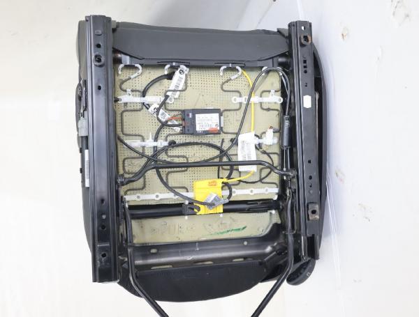 Sitz vorn rechts 52107229558 MINI CLUBMAN R55