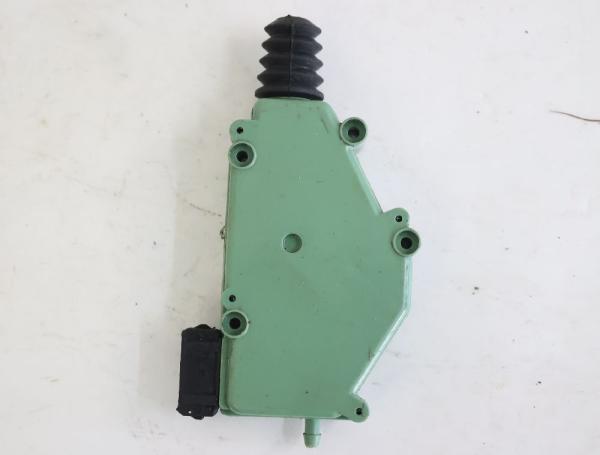 Stellmotor ZV vorn links 701959781 VW T4 Bus