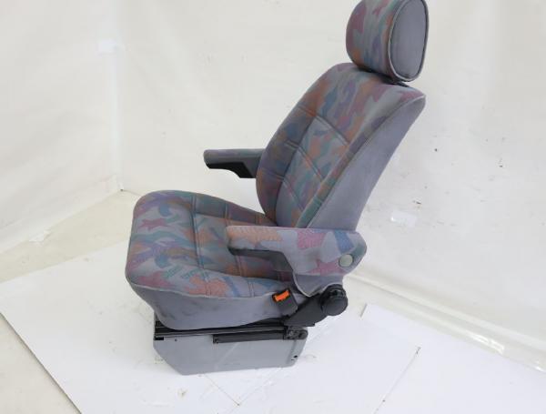 Sitz vorn rechts 701881304 VW T4 Bus