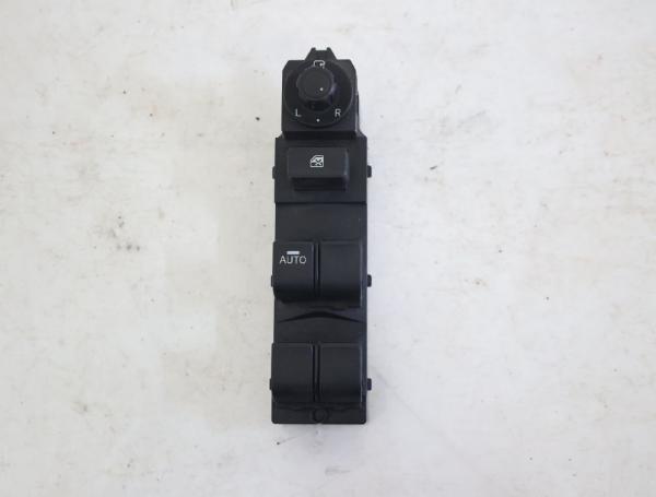 Schalter Fensterheber vorn links 5AB217EA03 Mazda 3 BM