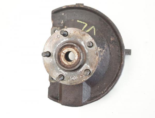Achsschenkel vorn links MR491321 Mitsubishi LANCER 7 KOMBI CS