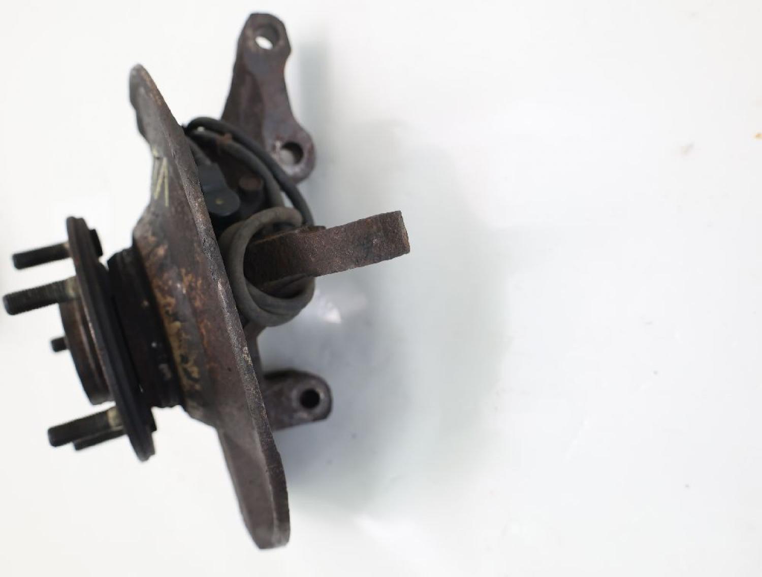 Achsschenkel vorn links MR491321 Mitsubishi LANCER 7 KOMBI CS