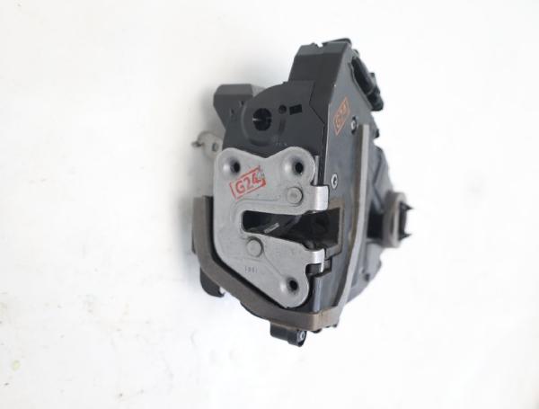 Türschloß vorn rechts 4207201200 Mercedes CITAN KASTEN W420