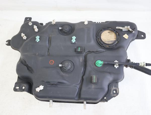 Kraftstofftank 4204712100 Mercedes CITAN KASTEN W420