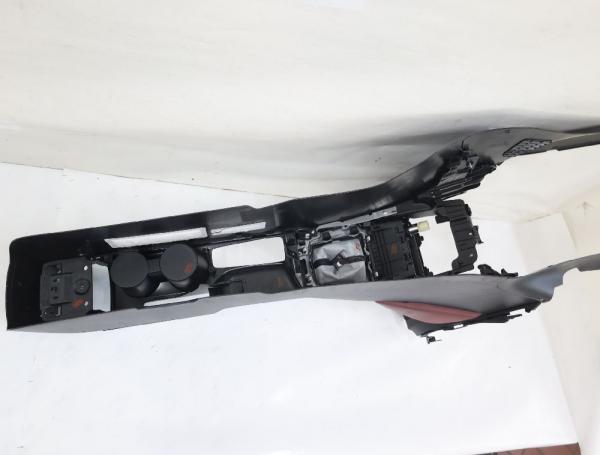 Mittelkonsole D10S64421 Mazda CX 3 DK