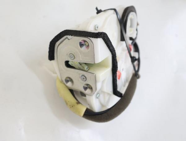 Türschloß hinten links D10E73310 Mazda CX 3 DK