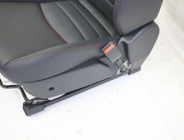 Sitz vorn rechts FS23AD200 Mazda CX 3 DK