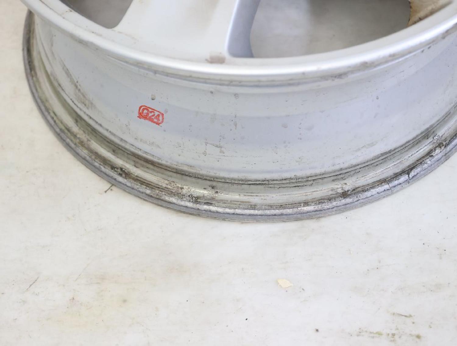 Felge Alu/Leichtmetall vorn links 529102L100 Hyundai i30 1 FD